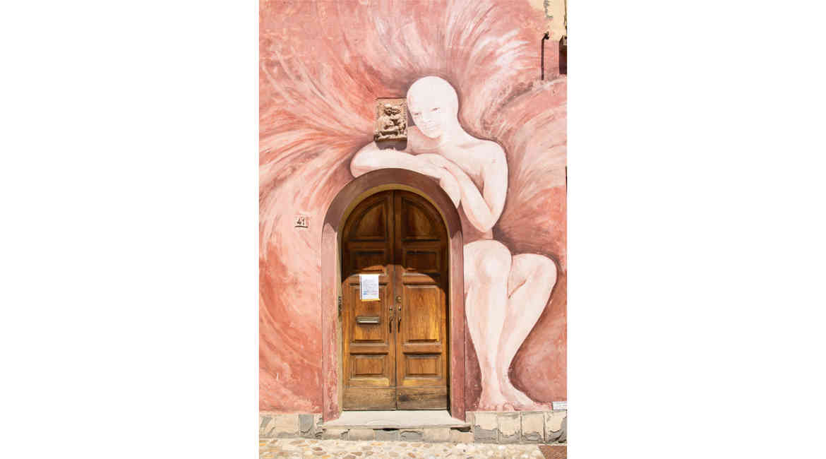 Dozza murales sulla porta