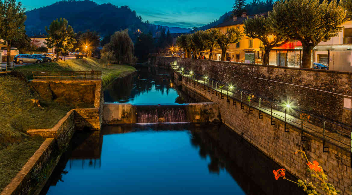 Palazzuolo Vista Di Notte