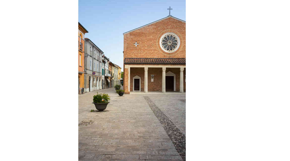 Solarolo Chiesa Con Rosone